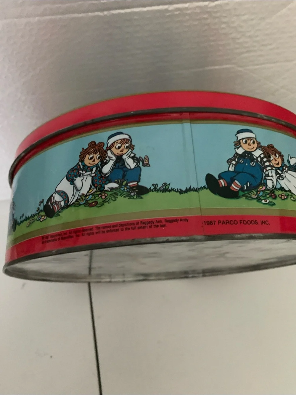Vintage 1987 Raggedy Ann and Andy Cookie Tin